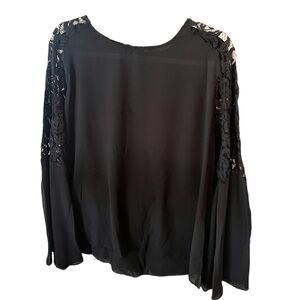 Violet + Claire lace bell sleeve blouse size XL